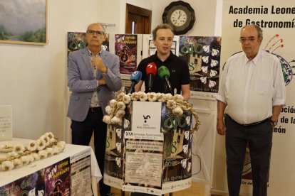 Santa Marina del Rey presentó sus fiestas en la colegiata de San Isidoro.