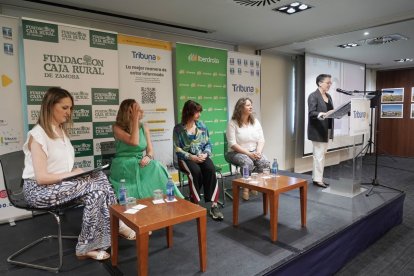La consejera participó en un foro de mujeres rurales en Valladolid.