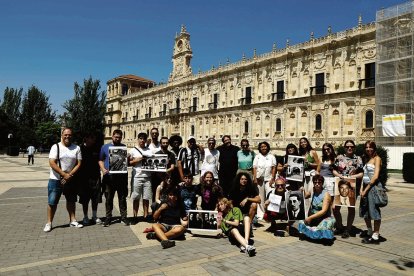 Los participantes en el búnker de Villamanín.