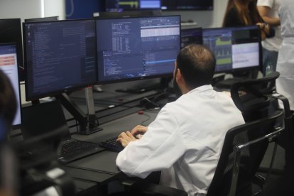 Miles de equipos de la provincia tienen vulnerabilidades importantes que abren el camino a los ciberdelincuentes.
