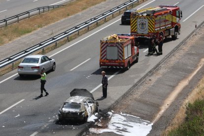 Un momento del incidente de tráfico ayer tarde.