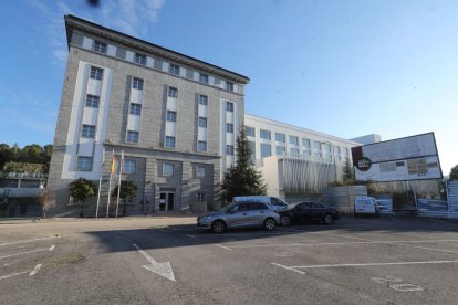 Los planes de la Fundación Ciudad de la Energía se gestionan desde esta sede berciana.