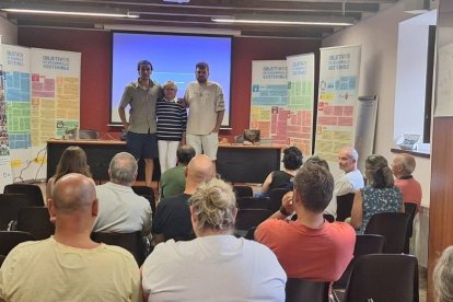 Un momento de la jornada sobre el urogallo cantábrico en Murias de Paredes.