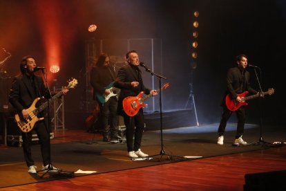 Óscar, Manolo y Raúl Quijano en un concierto.