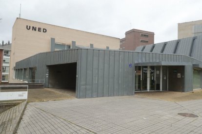 Edificio de la Uned en Ponferrada.