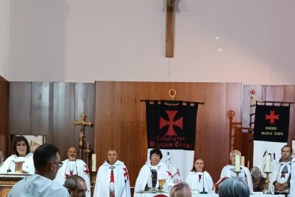 El acto sirvió para una nueva imposición.