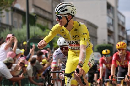 Salvo un percance en carrera, Tadej Pogacar tiene prácticamente sentenciado el Tour.