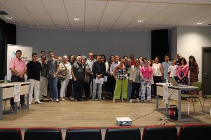 Participantes en el curso de verano de la ULE en la casa de cultura de Cistierna.