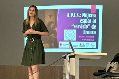 Beatriz García Prieto durante su intervención en Cistierna.