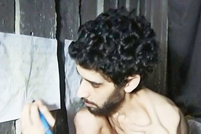 El brazo armado de Hamás, las Brigadas Al Qasam, difundió un nuevo vídeo de Evyatar David.
