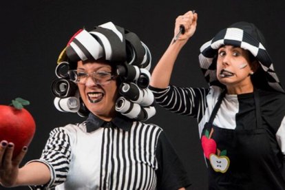 Representación de la obra "Blancanieves XXI"