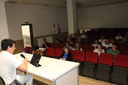 Primera de las ponencias ofrecidas por el profesor de clásicas, Federico Domínguez.