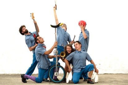 Circus Band actúan el sábado en Gordoncillo dentro del XXII Festival Internacional de Payasos que abre este viernes a las 21.00 horas Martín Garibaldi.