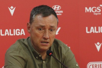 Llona, en la rueda de prensa previa al partido ante el Almería.