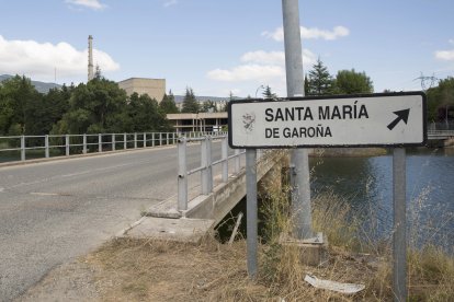 Acceso principal de la central nuclear de Santa María de Garoña (Burgos).