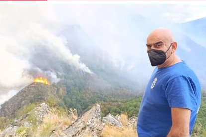 Arsenio Pombo, a pie de incendio desde el primer momento.