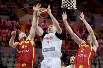 España se mostró muy endeble bajo los aros.