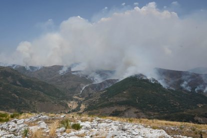 Una foto del entorno de Barniedo, hace una semana, asolado por el fuego.