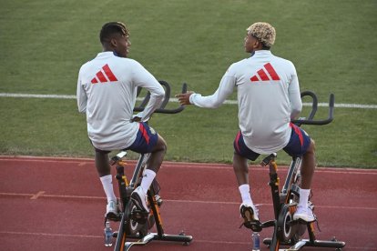 Nico Williams y Lamine Yamal volvieron a juntarse en la concentración de España.