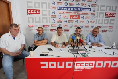 Responsables nacionales, autonómicos y locales del sindicato en Ponferrada.