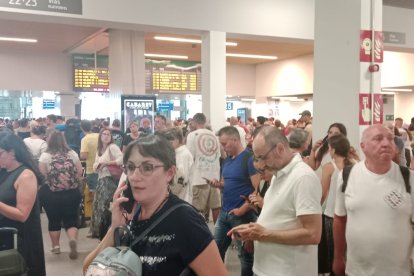 La estación de Chamartín en Madrid se encuentra colapsada por el fallo técnico.