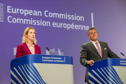 Kaja Kallas y Maros Sefcovic explican a los medios de comunicación el acuerdo de Mercosur el pasado miércoles en Bruselas.