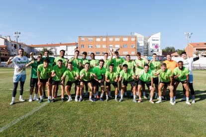 El Atlético Astorga levanta este sábado el telón a una Liga en la que buscará dar lo mejor de sí a nivel futbolístico.