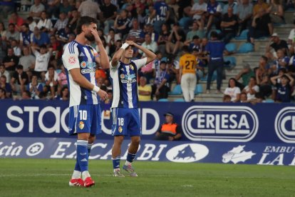 La SD Ponferradina perdió ante el Pontevedra CF en su estreno en El Toralín.
