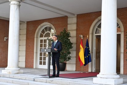Pedro Sánchez ayer, durante su declaración institucional en la Moncloa.