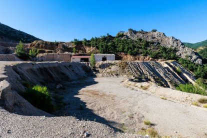 Instalaciones de la cantera de talco que quiere retomar la actividad en Carrocera.
