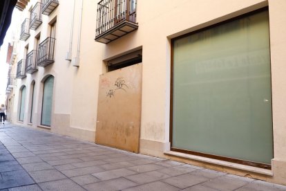 El local comercial al que se traslada el bingo Condado ocupa 1.000 metros cuadrados con entrada por La Rúa.