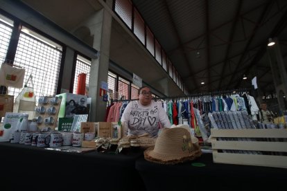El stan de Asprona Bierzo se puede visitar en la Feria de las Rebajas.