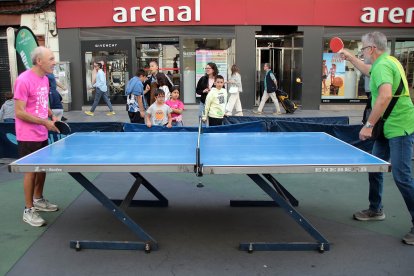 Jornada de sensibilización de Alzheimer León sobre el tenis de mesa para mostrar sus beneficios cognitivos, emocionales y sociales