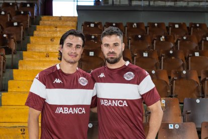 Gonzalo Pérez, junto a su hermano Rodrigo, en el Palacio de Deportes