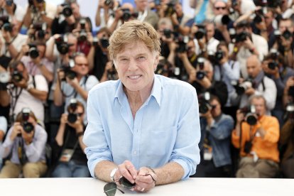 CANNES (France), 16/09/2025.- (FILE) - US actor Robert Redford poses during the photocall for 'All Is Lost' at the 66th annual Cannes Film Festival, in Cannes, France, 22 May 2013 (reissued 16 September 2025). Redford has died at the age of 89 at his home outside Provo, Utah, USA, on 16 September 2025, as reported by his representative. (Cine, Francia) EFE/EPA/SEBASTIEN NOGIER