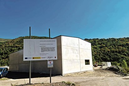 Imagen exterior de las instalaciones del centro de biomasa.