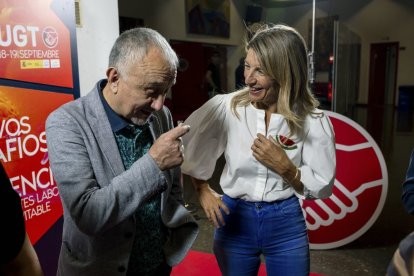 La ministra de Trabajo Yolanda Díaz con el secretario general de UGT, Pepe Álvarez.