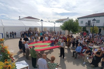 Un momento de la celebración en Foncastín de los 80 años de la muerte y nacimiento del municipio.