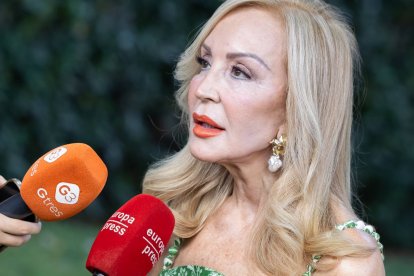 Carmen Lomana, durante una reciente intervención mediática, donde volvió a mostrar su estilo inconfundible y su opinión sin filtros sobre moda, protocolo y estilo de vida