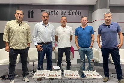 Óscar Díez, J. Simón, Fraguas, J. A. Pérez y R. Castro.