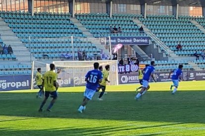 El Mansillés vence al Cristo Atlético en Palencia.