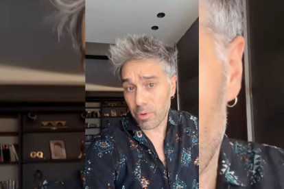 Dani Martínez, en un momento del vídeo viral donde reflexiona sobre el desconcierto colectivo al cantar el “Cumpleaños feliz”, desde su casa en Madrid.