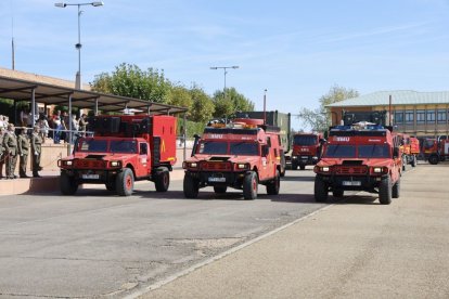 Exhibición de medios de la UME ayer en la parada militar.