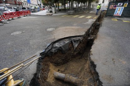 Obras de renovación del servicio de abastecimiento en una imagen de archivo.