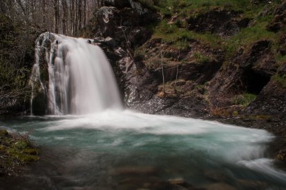 RUTA DE LAS CASCADAS DEL RÍO FARO EN LA RESERVA DE LA BIOSFERA DE LOS ARGÜELLOS