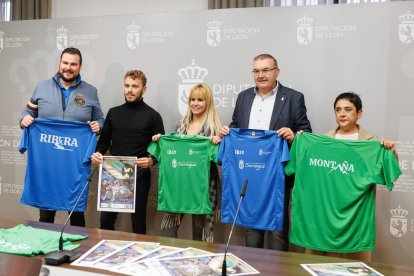 Un momento de la presentación del corro, ayer en la Diputación.