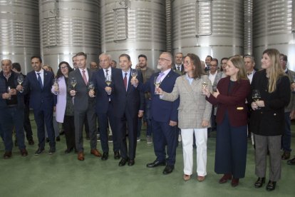  Planas, en su visita a la Bodega Cuatro Rayas.