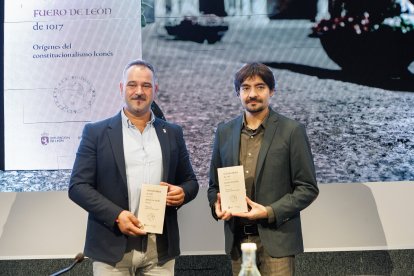 El ILC difunde un libro sobre los Decreta, el legado de León a la democracia.