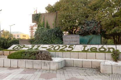 Ubicado en la confluencia de La Condesa y la plaza de Guzmán, supone un mantenimiento continuo del servicio de Jardines.