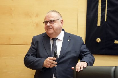 El consejero de Sanidad, Alejandro Vázquez, comparece en las Cortes para informar sobre el proyecto de ley de Presupuestos Generales de la Comunidad para 2026, en lo relativo a su departamento.